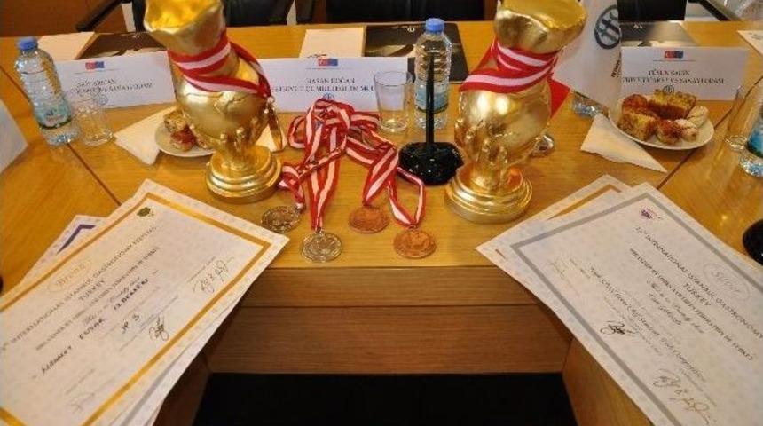 Ftso&rsquo;dan Dereceye Giren &Ouml;ğrencilere Hediye