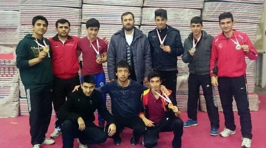 Pursaklar Wushu&rsquo;da 6 Madalya Kazandı