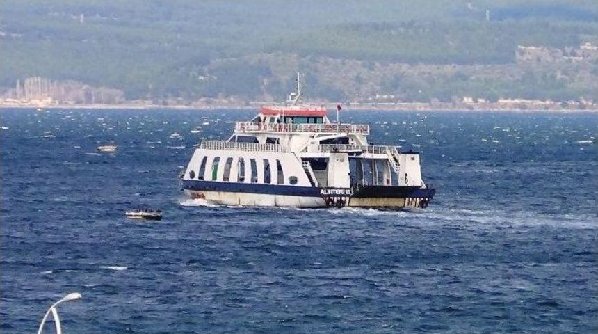 &Ccedil;anakkale&rsquo;de Feribot Seferleri İptal Edildi