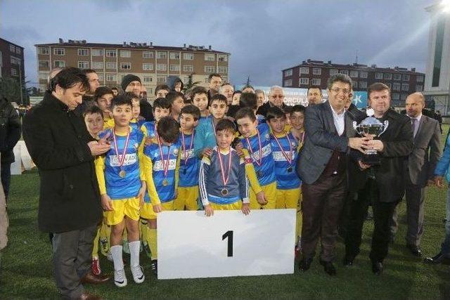 Miniklerin Şampiyonu İstanbul Sinopspor Oldu