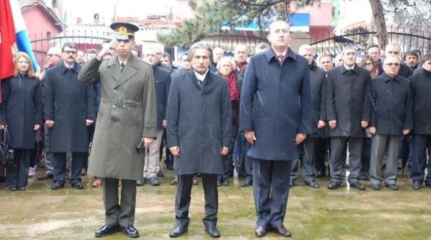 K&ouml;pr&uuml;l&uuml; Hamdi Bey, &Ouml;l&uuml;m&uuml;n&uuml;n 94. Yıl D&ouml;n&uuml;m&uuml;nde Anıldı