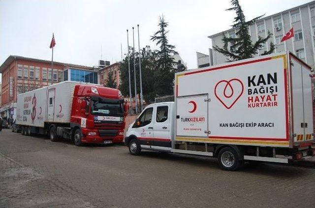 Türk Kızılayı Tır’ı Kan Bağışı İçin Malkara’da