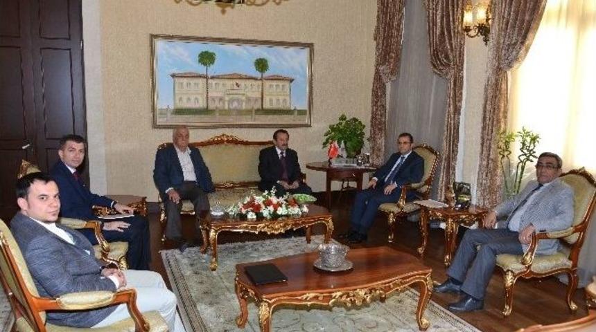 Vali T&uuml;rker&rsquo;e Nezaket Ziyaretleri Devam Ediyor