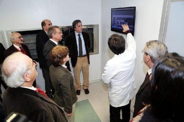 T&uuml;rkiye&rsquo;Nin &Uuml;nl&uuml; Fizik&ccedil;ileri Er&uuml;&rsquo;De Buluştu 1