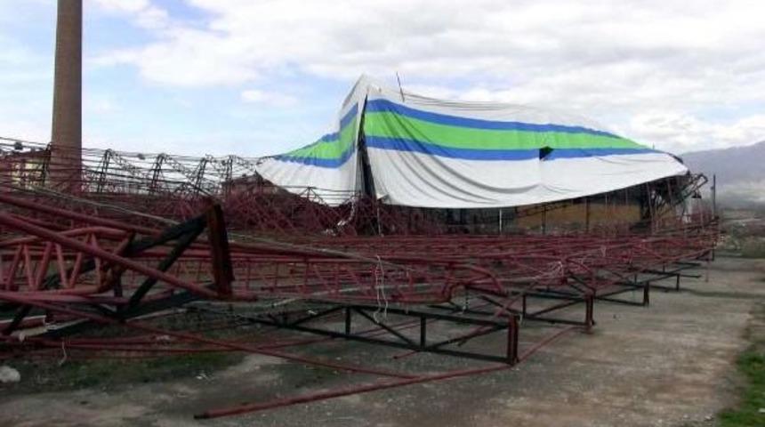 Erbaa'da Halı Saha Işletmecilerinden &Ouml;rnek Davranış