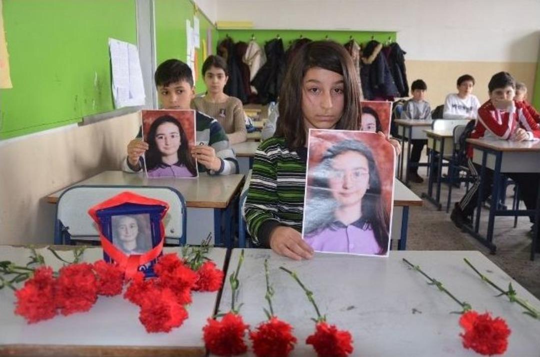 Zehirlenerek Hayatını Kaybeden Melek&rsquo;in Sınıfında H&uuml;z&uuml;n