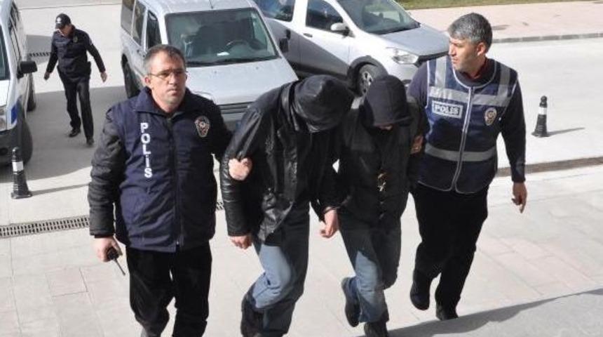 Deri Hırsızları G&uuml;venlik Kamerasından Yakalandı