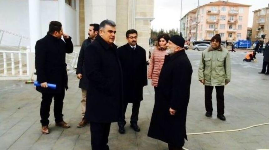 Yusuf Ziya Uğurlu Camisinde &Ccedil;evre D&uuml;zenlemeleri S&uuml;r&uuml;yor