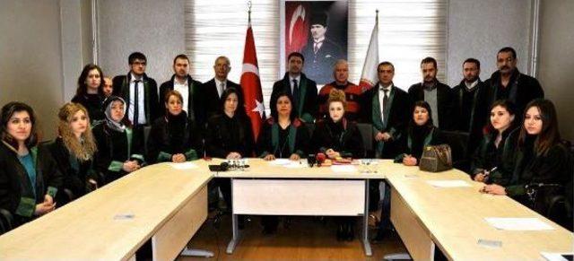 Sivas'ta Avukatlardan 'özgecan' Tepkisi