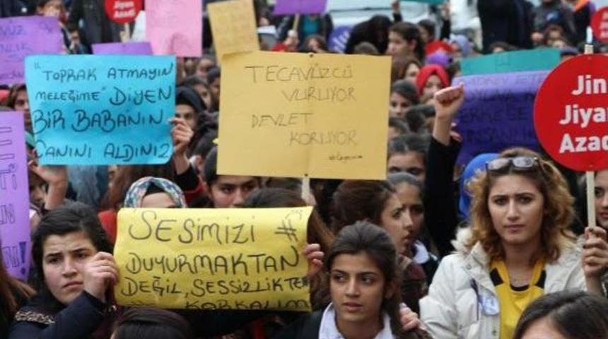 Nusaybin'de Kadınlar Özgecan Için Yürüdü