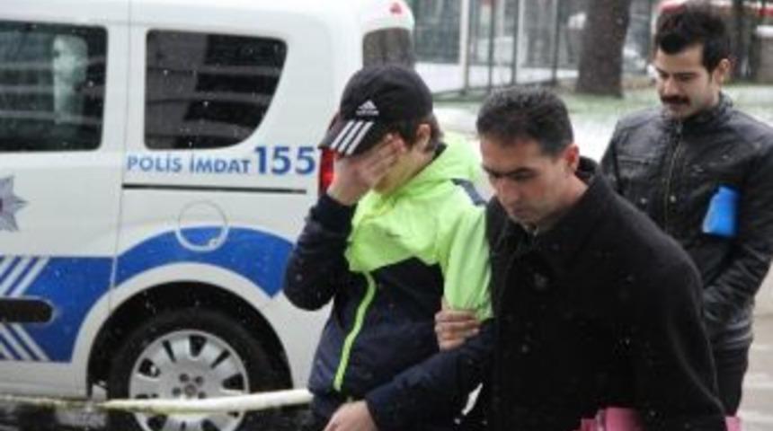 20 Aracın Lastiğini Kesen Gence Adli Kontrol