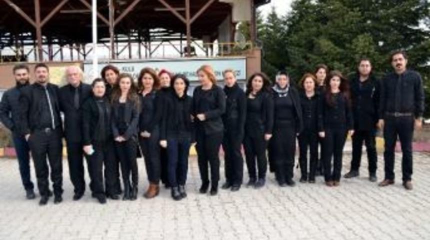 &Ouml;zgecan Aslan İ&ccedil;in Siyah Giyindiler