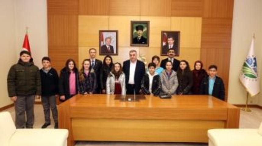 Başkan To&ccedil;oğlu Hakkı Demir Orta Okulu &Ouml;ğrencileri İle Bir Araya Geldi