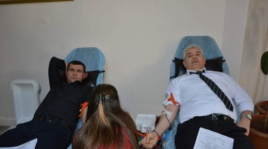 Belediye Personeli Kan Bağışında Bulundu