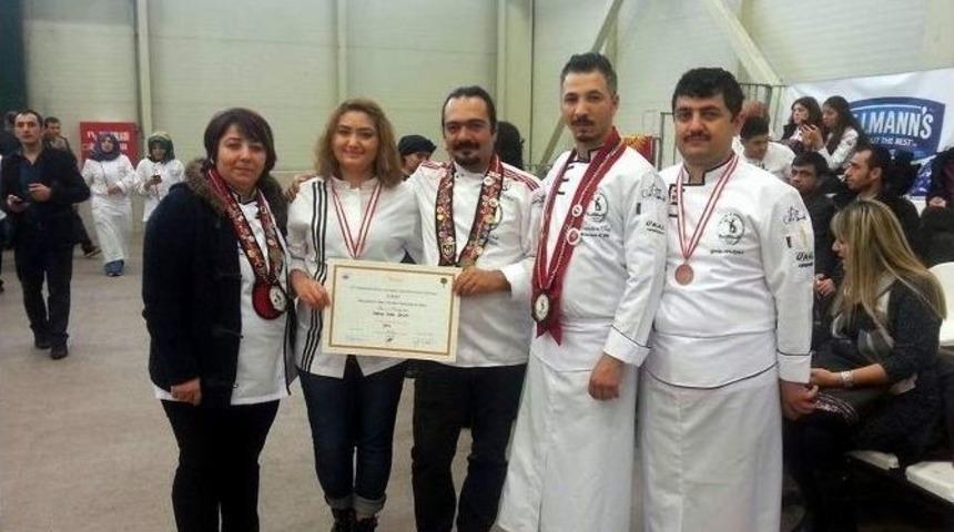 Ad&uuml;&rsquo;l&uuml; Gen&ccedil; Aş&ccedil;ı &Ouml;zden &Ouml;zt&uuml;rk, Aydın&rsquo;ı Gururlandırdı