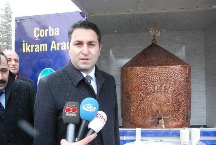 Kar Yağışı Altında Vatandaşa Sıcak Çorba İkramı G2