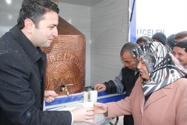 Kar Yağışı Altında Vatandaşa Sıcak Çorba İkramı G5