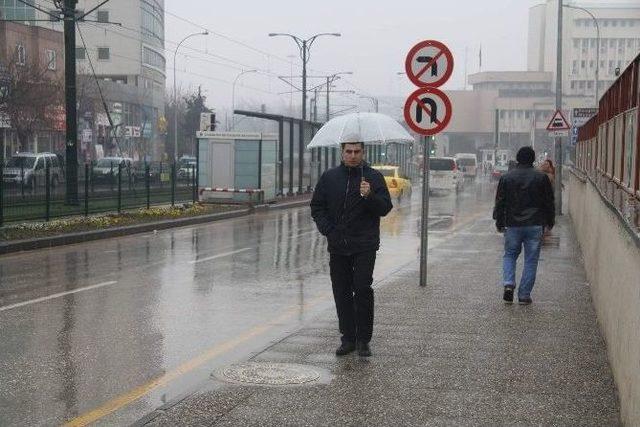 Gaziantep Güne Kar Ve Yağmurla Uyandı