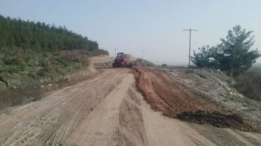Saruhanlı Belediyesi &Ccedil;altepe Yolunu D&uuml;zenledi