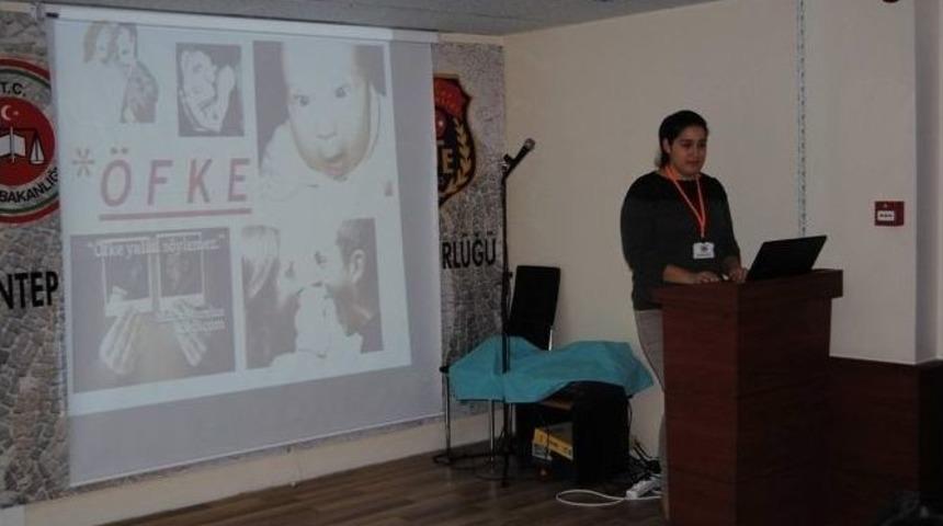 Mahkumlara, Kadına Şiddet Semineri Verildi