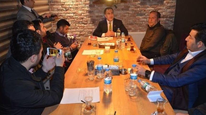 Erdoğan&rsquo;ın &Ouml;vd&uuml;ğ&uuml; Gen&ccedil; Ak Parti&rsquo;den Aday Adayı Oldu