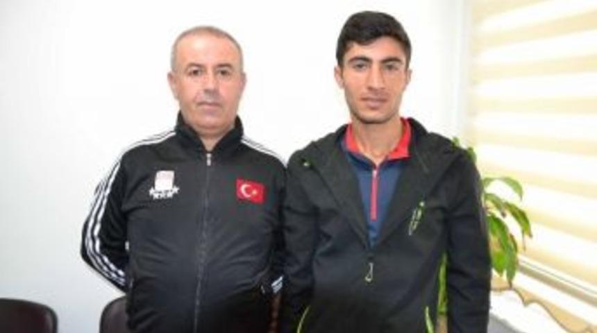 Vanlı Ayçiçek İsveç’te Türkiye’yi Temsil Edecek