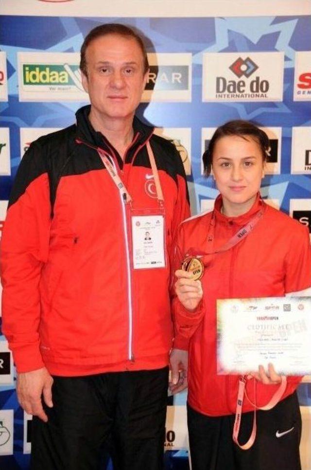 Selçuk, Tekvando’da 2 Altın Ve 1 Gümüş Madalya Kazandı