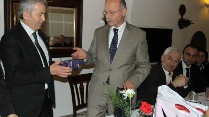 Vakıflarda Veda T&ouml;reni