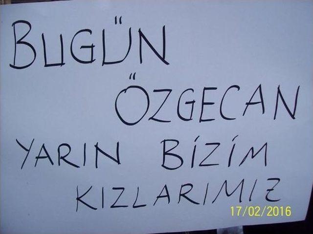 Cide’de “özgecan” İçin Yürüyüş Yapıldı