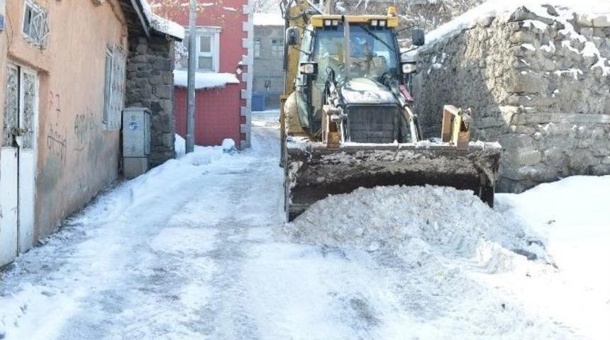 Yakutiye, Kar Temizliyor