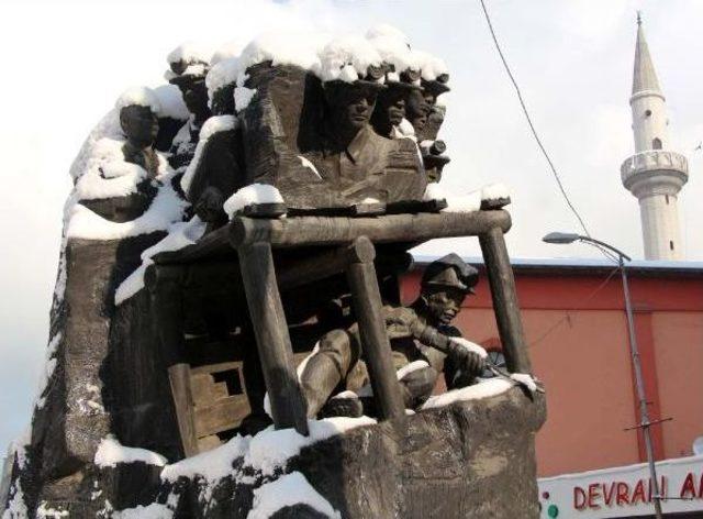 Zonguldak’Ta Kar Ulaşımı Aksattı