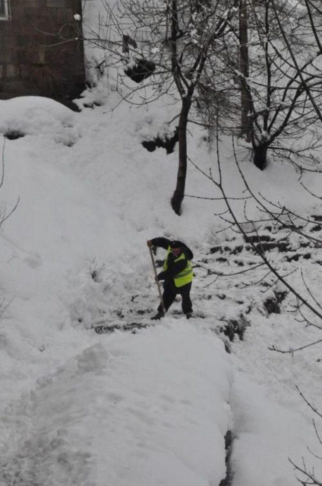 Bitlis'te Okullara Kar Tatili (2)