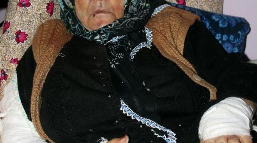 Maskeli Saldırgan 76 Yaşındaki Kadını D&ouml;v&uuml;p, Parmağındaki Y&uuml;z&uuml;ğ&uuml; Aldı