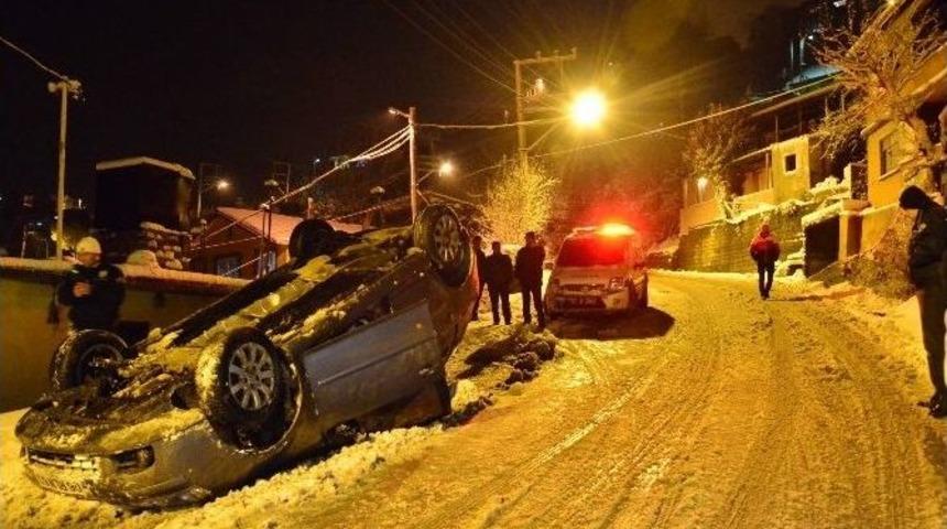 Buzlu Yolda Takla Atan Otomobilin S&uuml;r&uuml;c&uuml;s&uuml; Kayıplara Karıştı
