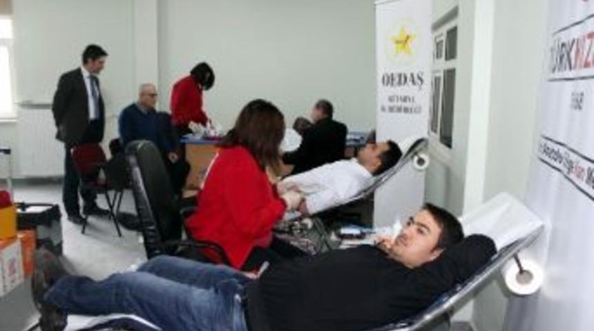 Oedaş Personelinden Kızılay’a Kan Bağışı