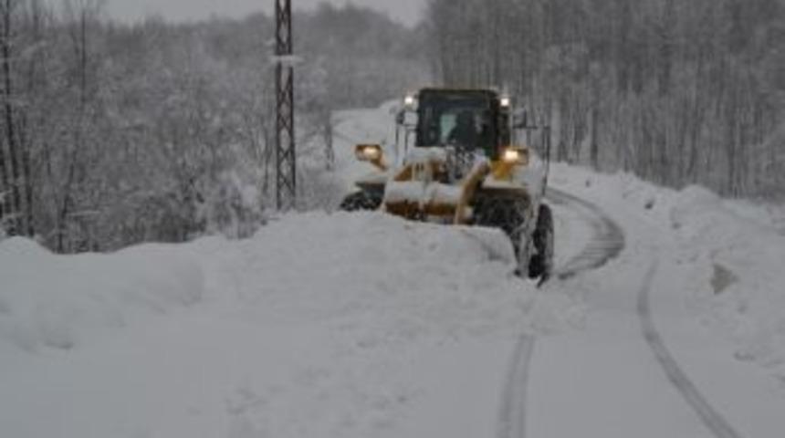 D&uuml;zce&rsquo;de 113 K&ouml;y Yolu Ulaşıma Kapalı
