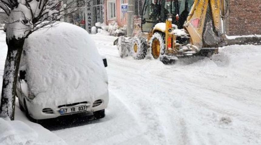 &Ccedil;anakkale'nin Il&ccedil;elerinde Kar Etkili Oluyor
