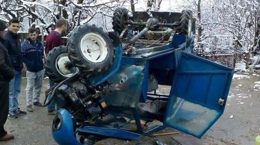 Tarım Aracı Minib&uuml;s İle &Ccedil;arpıştı: 2 Yaralı