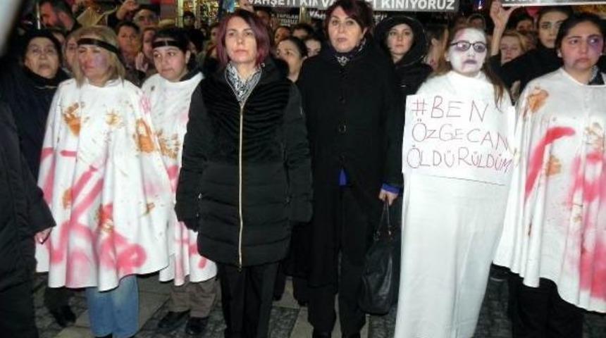 Kadın Başkandan &lsquo;Duyarlılık Hareketi&rsquo; &Ccedil;ağrısı