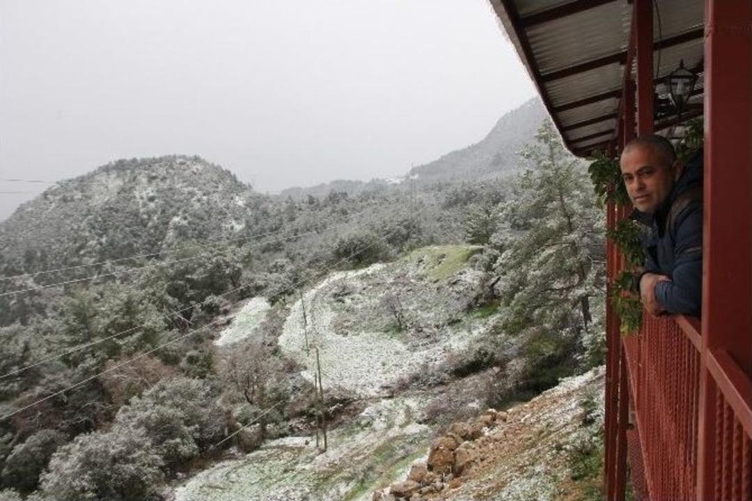 &Ccedil;ıralı&rsquo;da 20 Yıl Sonra İlk Kez Kar Yağdı