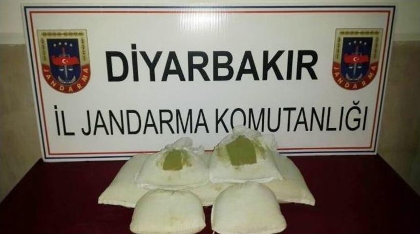 Diyarbakır&rsquo;da 19 Kilogram Esrar Ele Ge&ccedil;irildi