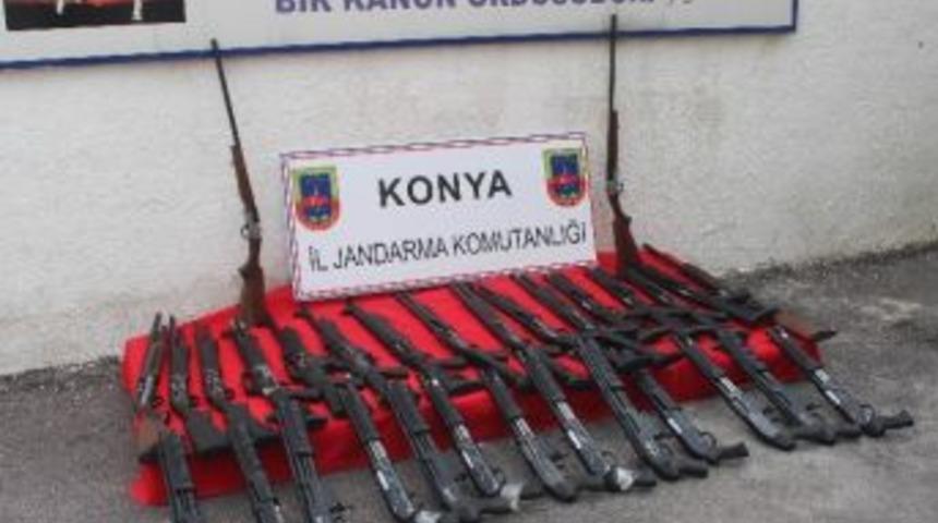 Kargo Ara&ccedil;larıyla Taşınan Silahlar Jandarmaya Takıldı