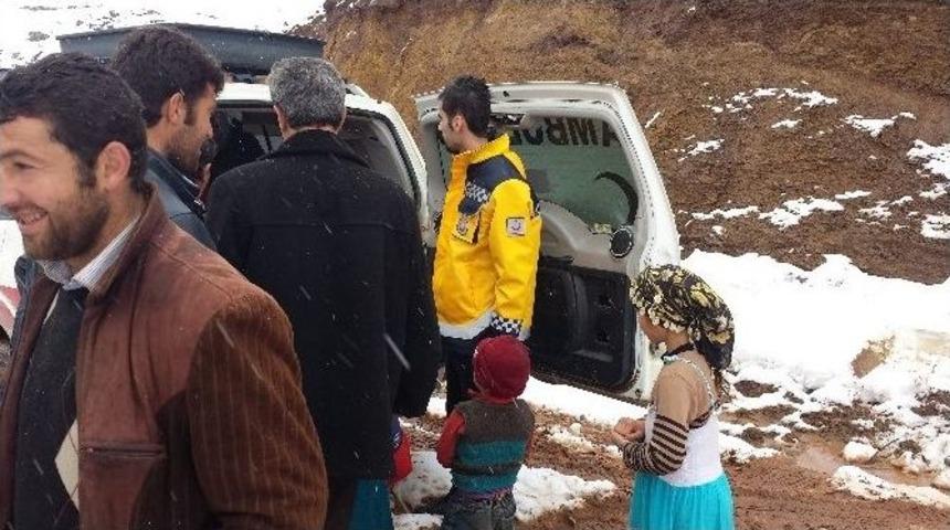 İkiz Bebeklerin İmdadına Ambulans Yetişti