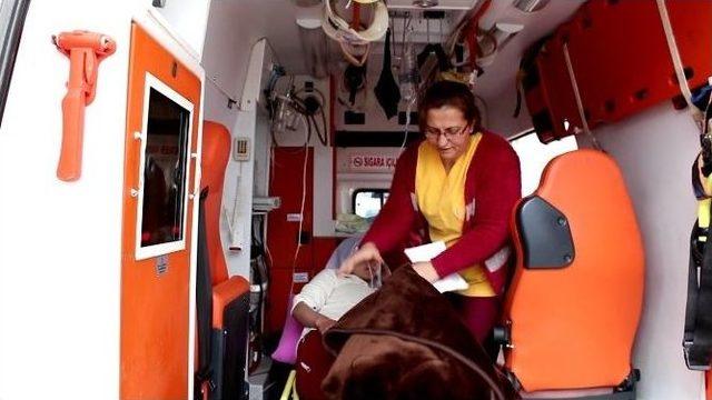 İkiz Bebeklerin İmdadına Ambulans Yetişti