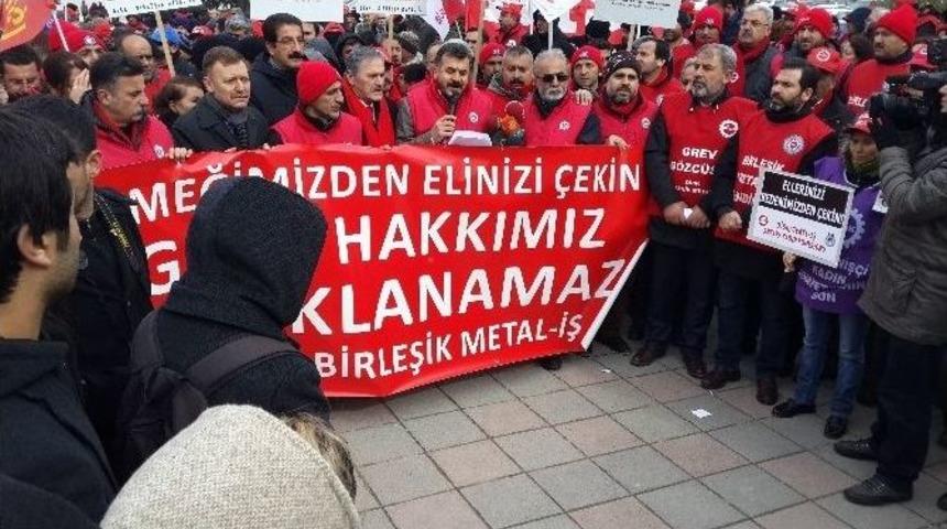 Meclis &Ouml;n&uuml;nde &rsquo;i&ccedil; G&uuml;venlik Paketi&rsquo; Protestosu