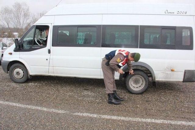 Bartın’da Jandarmadan Kış Lastiği Denetimi