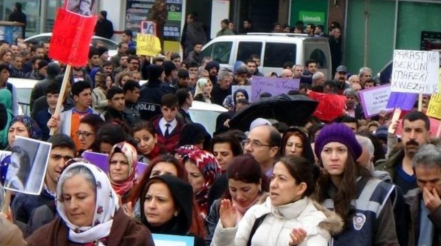 &Ouml;zgecan Y&uuml;r&uuml;y&uuml;ş&uuml;ne Kadın Polisler Destek Verdi