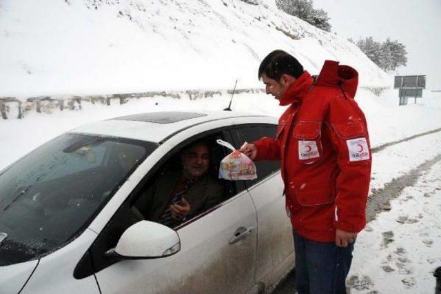 Tokat'ta Kar Yağışı Etkili Oluyor