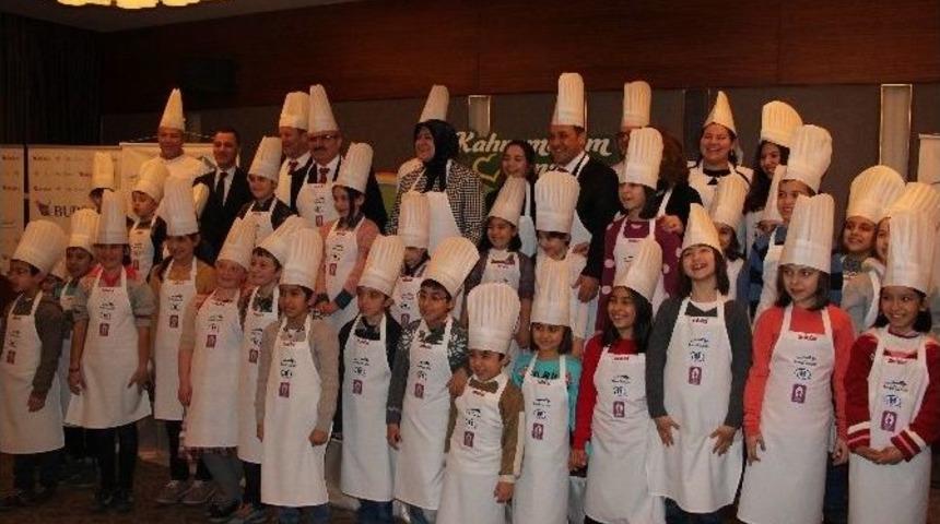 Sevgi Evlerindeki &Ccedil;ocuklar Kahramanlarıyla Buluşuyor