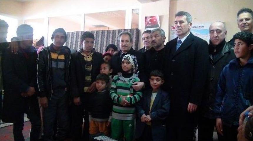 Akşehir&rsquo;deki Suriyeli Tarım İş&ccedil;ilerine Yardımlar S&uuml;r&uuml;yor